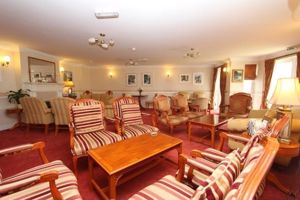 COMMUNAL LOUNGE- click for photo gallery